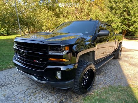 New 2018 Chevrolet Silverado 1500 Custom