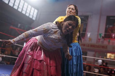 Meet Bolivia's body slamming 'Fighting Cholitas' women wrestlers ...