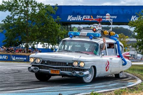 Iconic Ghostbusters Ecto 1 car 'touches down in Scotland' ahead of ...