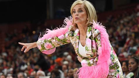 LSU held a hysterically accurate ‘Dress like Kim Mulkey’ night