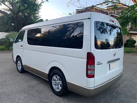 Toyota Hiace Grandia GL Vs Urvan Starex NV350 Commuter Manual, Cars for ...