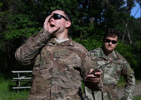 DVIDS - Images - Explosive Ordnance Disposal technicians participate in ...