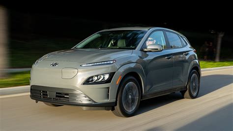 2022 Hyundai Kona Electric Reviews, Pricing & Specs | Kelley Blue Book