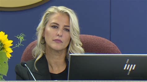 Fla. school board member digs heels in, refuses to resign amid 3-way ...