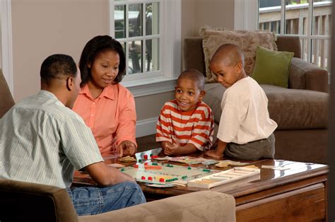 File:Family playing a board game (1).jpg