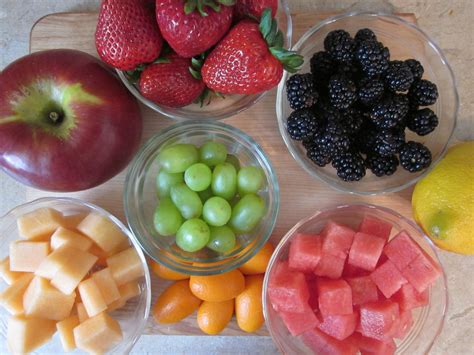 Fruit Salad Recipe For Kids With Custard In Urdu that Keeps cool Whip ...