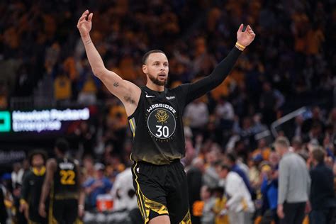 Stephen Curry, Warriors bounce back against Kings