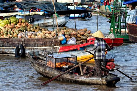 7 Floating Markets in Vietnam | Location, Timings, Photos