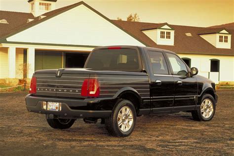 2002-03 Lincoln Blackwood | Consumer Guide Auto