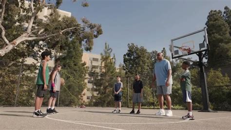 Am I crazy or is this Capital One commercial with Charles Barkley at ...