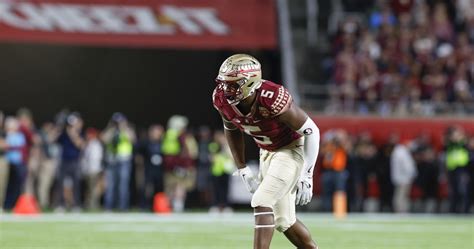 Jared Verse Will Return to FSU for 2023 Season; Projected 1st-Round NFL ...