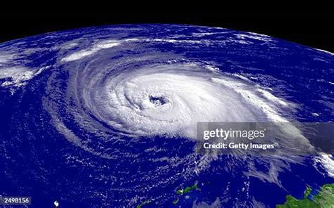 Hurricane Isabel Photos and Premium High Res Pictures - Getty Images