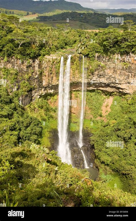 Waterfall at alexandra falls hi-res stock photography and images - Alamy