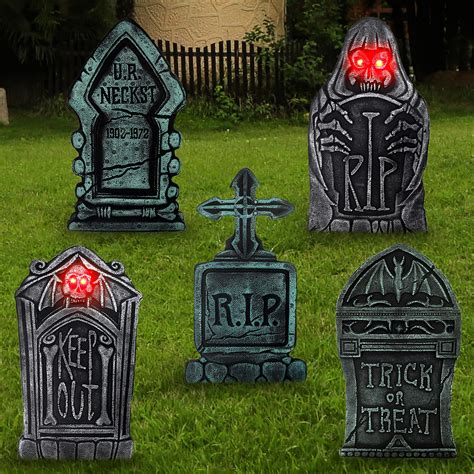 Scary graveyard halloween decor Ideas to Terrify Your Neighbors