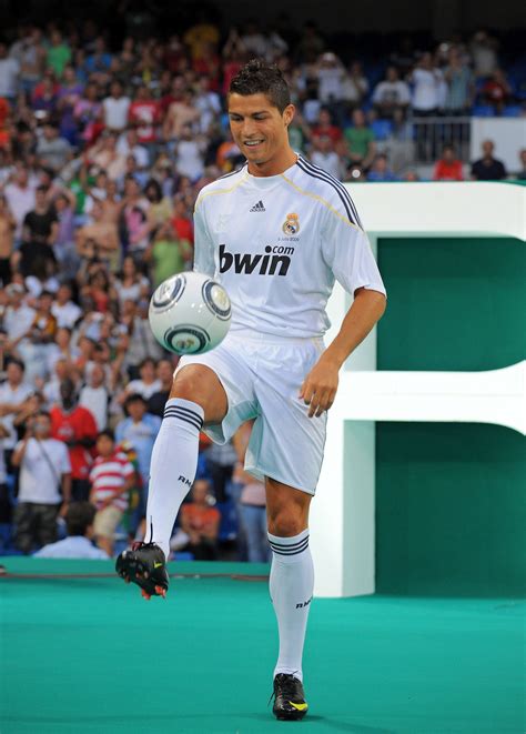 Curiosidades Europa on Twitter: "Neste dia em 2009, Cristiano Ronaldo ...