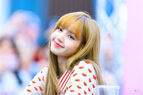 BLACKPINK Lisa Finally Reveals Full Bare Face On TV - Ulzza - KoreanNews