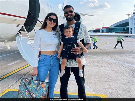 Natasha Stankovic Stuns husband Hardik Pandya With Her and Son's Vacay ...