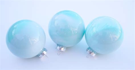 24 DIY Glass Ball Ornaments to Make Your Tree a Wintry Wonder