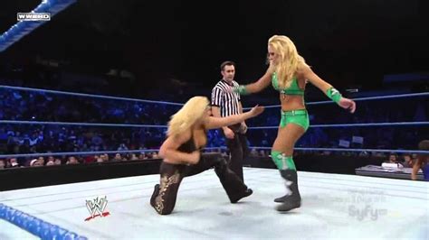 WWE SmackDown 01/14/11 - Michelle McCool vs. Beth Phoenix - YouTube