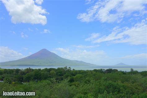 Incredible Momotombo volcano & lake Managua in Nicaragua