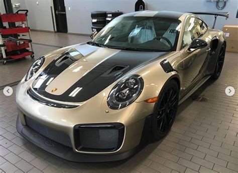 Gold Metallic 2018 Porsche 911 GT2 RS Is a Smooth Operator - autoevolution