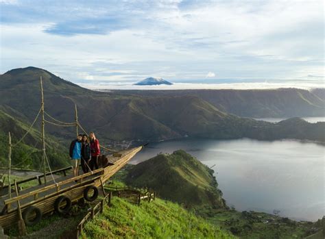 Lake Toba Tour from Medan - Adventure to Indonesia