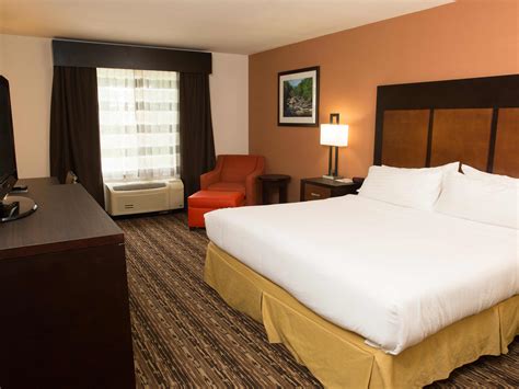 Hotel In Cherokee, NC Near Casino | Holiday Inn Express & Suites ...