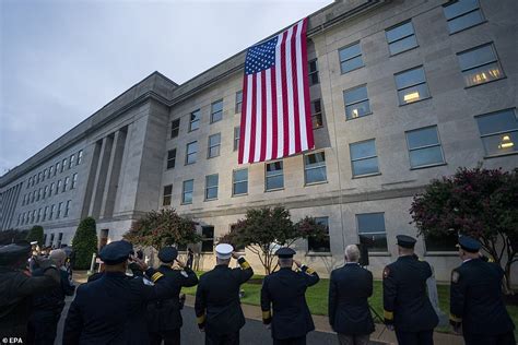 First moments of silence held at NYC's annual September 11 ceremony ...