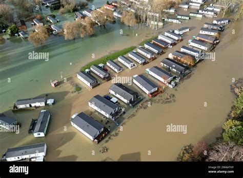 Holiday homes at the Billing Aquadrome in Northampton surrounded by ...