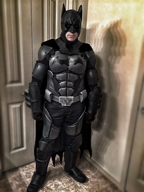 Arriba 90+ imagen armadura de batman cosplay - Abzlocal.mx