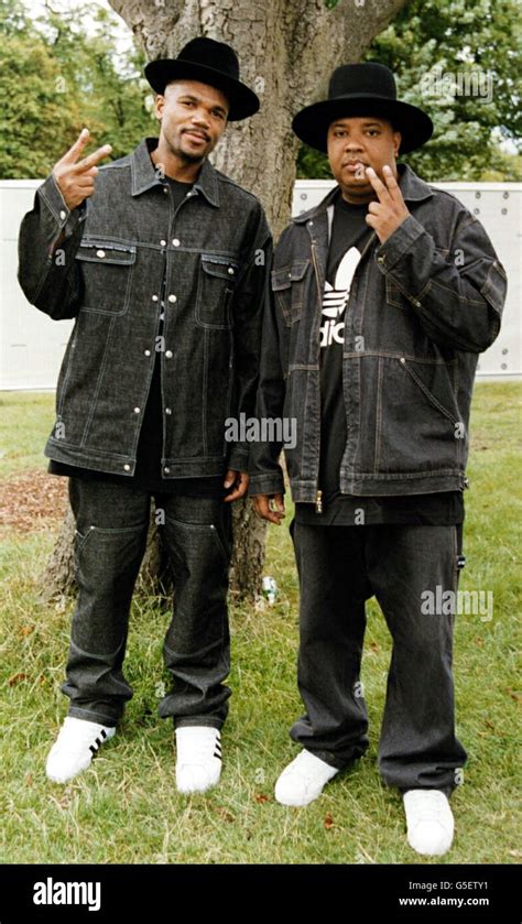 Run DMC members (L-R) Darryl McDaniels (Run) and Joseph Simmons (DMC ...