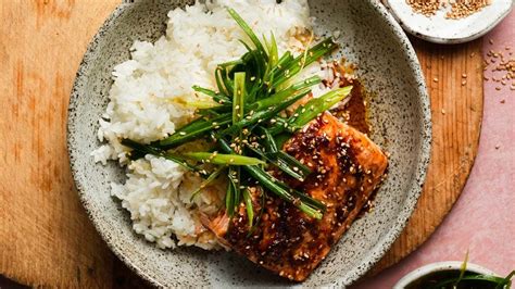 Honey Ginger Glazed Salmon | Lindsey Eats