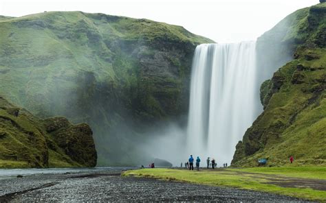 Iceland's Curtain Waterfall: Skogafoss