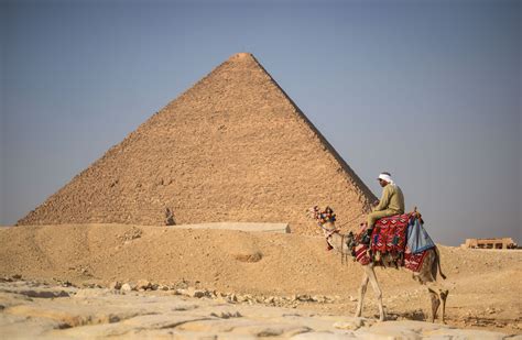 Scientists working to unlock secrets beneath Egypt's pyramids - CBS News