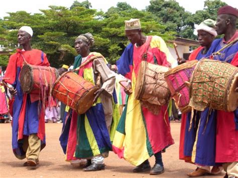 Cameroon holiday, culture and wildlife. Helping Dreamers Do