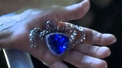 Why Did Rose Throw The Necklace In The Ocean At The End Of Titanic?