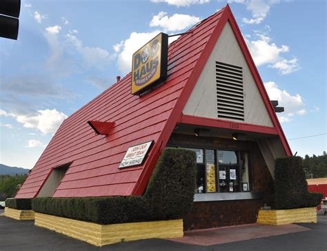 Der Wienerschnitzel | RoadsideArchitecture.com