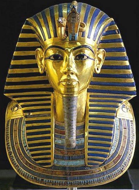 The Gold mask of Tutankhamun c. 1330 BC., Egyptian Museum, Cairo Egypt ...