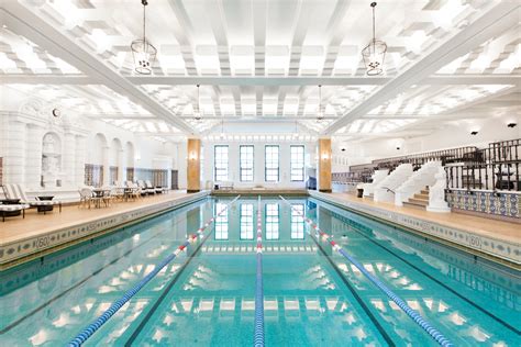 Chicago's top kid-friendly hotel pools | Choose Chicago