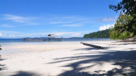 10 Papua Best Beaches | Authentic Indonesia Blog