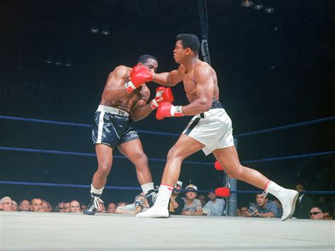 Muhammad Ali, Sonny Liston and the 'Phantom Punch' Title Bout, 1965 ...