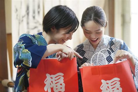 Lucky Bag, a Japanese New Year’s Event | The Japan Media