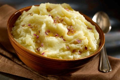 Mashed Yuca with Garlic Sauce | Recipe | Boricua recipes, Yuca, Recipes