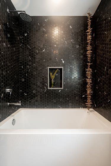 Alcove Bathtub Installation: A DIY Homeowner’s Guide | Hunker