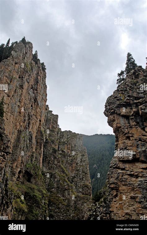 Jagged cliff and canyon scenery Stock Photo - Alamy