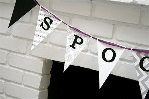 DIY Spooky Halloween Banner - Paging Supermom