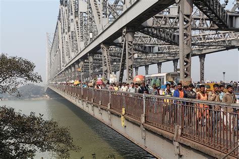 Howrah Bridge, Kolkata | Photo, History of Rabindra Setu @Holidify