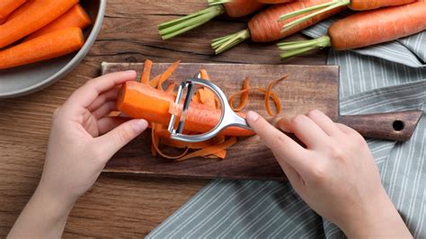 Sharpening a vegetable peeler is too hard to be worth it