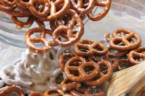 My Happy Place: White Chocolate Covered Pretzels