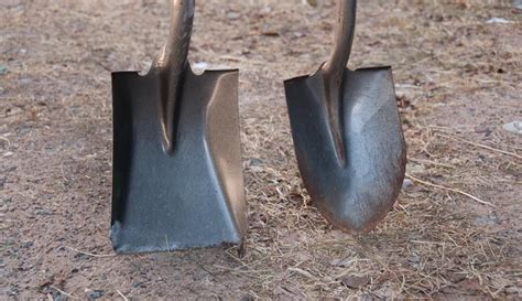 Spade Vs. Shovel: What’s The Difference? - Hobby Farms